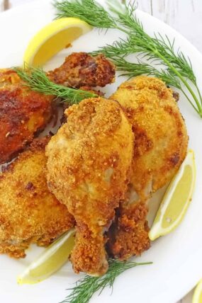 Breaded Baked Chicken Drumsticks: so crunchy on the outside, soft and tender on the inside. It’s a party must! | olgainthekitchen.com