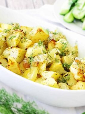 Quick Oven Roasted Potatoes: simple recipe with combo of dill and thyme herbs to bring out the flavor. | olgainthekitchen.com