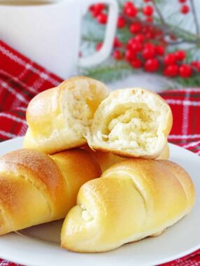 Farmer's Cheese Sweet Rolls: fluffy, light as a feather, melt-in-your-mouth dessert, filled with homemade farmer's cheese. | olgainthekitchen.com