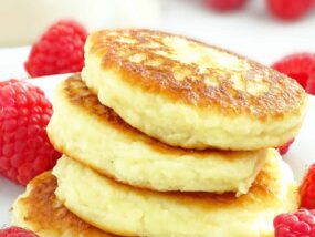 Cheese Pancakes (sirniki): easy to make, slightly sweet, fluffy, bite-size delicious goodness for breakfast. | olgainthekitchen.com
